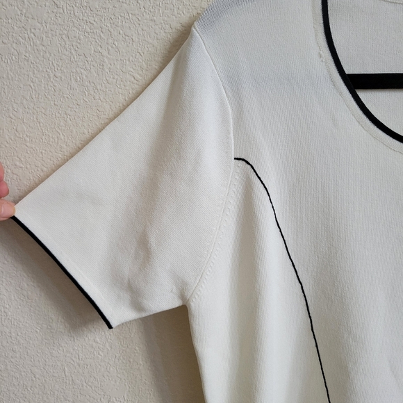Carducci Woman White Short Sleeve Sweater W Black Accents Top Sz 1X Rayon Blend - Picture 3 of 5